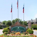Oaks Hackberry Creek Apartment Entrance