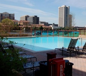 Bella Casita Apartment Pool Area