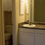 Shadows of Cottonwood Apartment Bathroom